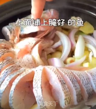 砂锅焖鲈鱼的做法步骤：8