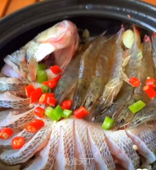 砂锅焖鲈鱼的做法步骤：10