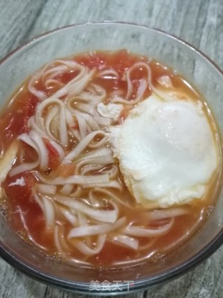 西红柿热汤面的做法步骤：8