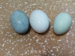 三色蒸蛋的做法步骤：1