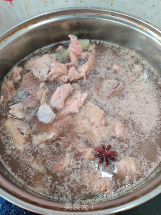 红烧牛肉头的做法步骤：1