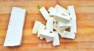 简单花蛤肉豆腐汤的做法步骤：1