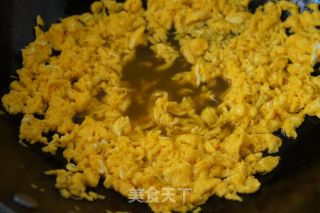 烫面韭菜鸡蛋馅煎饺的做法步骤：3