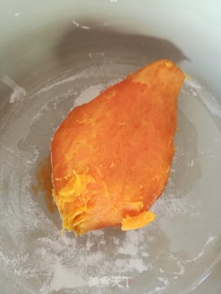 芝麻红薯条的做法步骤：1
