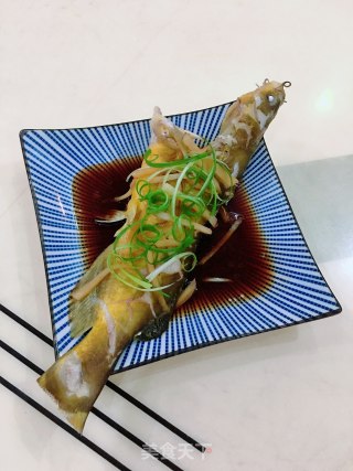 清蒸黄骨鱼的做法步骤：9