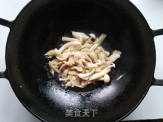 菌菇鱼丸面的做法步骤：3