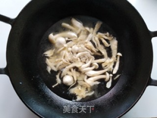 菌菇鱼丸面的做法步骤：4