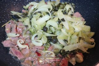 酸菜牛肉的做法步骤：7
