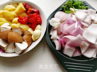 鸡公煲的做法步骤：4