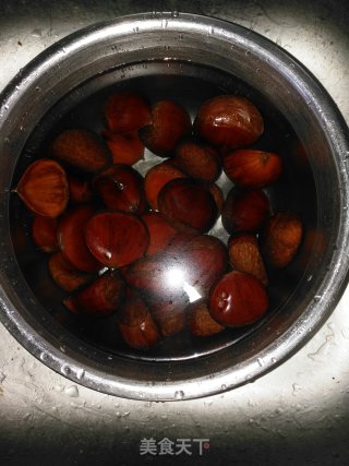 网红糖炒栗子的做法步骤：1