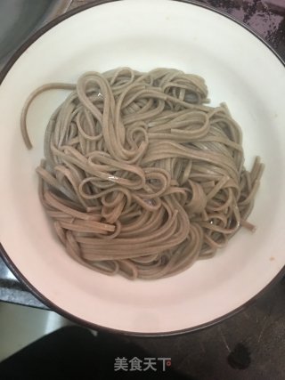 番茄鸡蛋荞麦面汤的做法步骤：8