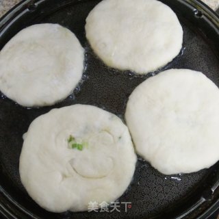 油酥发面葱花小饼的做法步骤：11