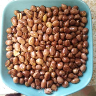炒花生米的做法步骤：5