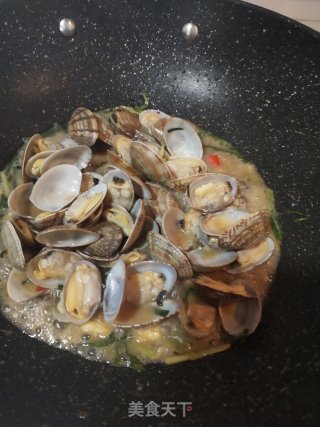 爆炒花甲的做法步骤：7