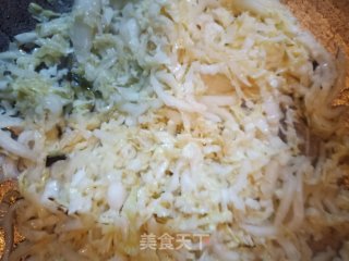 “热汤面”白菜芯煮面条的做法步骤：3