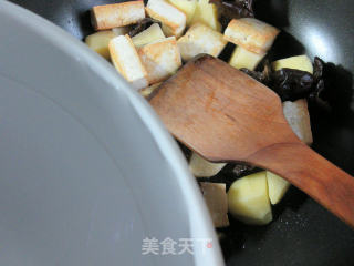 黑木耳土豆烧老豆腐的做法步骤：6