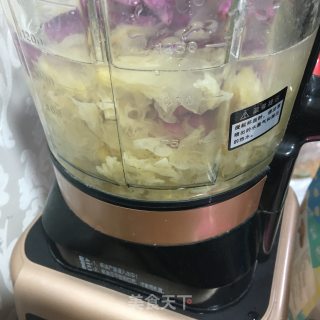 紫薯银耳羹的做法步骤：2