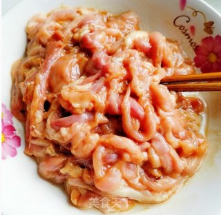 鱼香肉丝的做法步骤：3