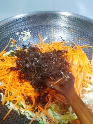 鱼香肉丝的做法步骤：8
