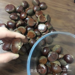 白砂糖烤板栗的做法步骤：2