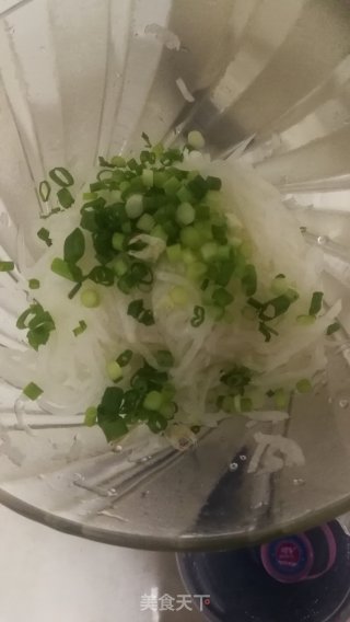 秋吃白萝卜虾皮饼的做法步骤：3