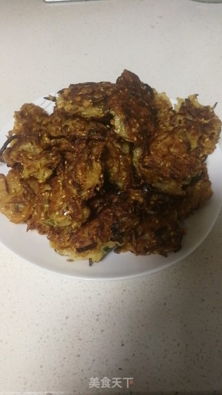 秋吃白萝卜虾皮饼的做法步骤：12