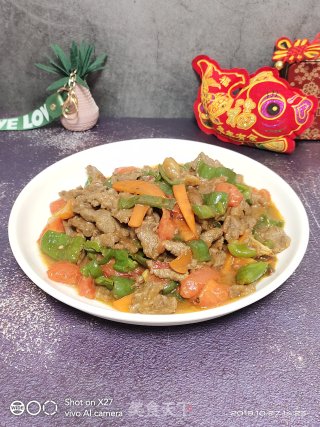 都是家常菜，为啥每次都能全部吃完，主要是因为太好吃了，胡萝卜青椒炒牛肉的做法步骤：8