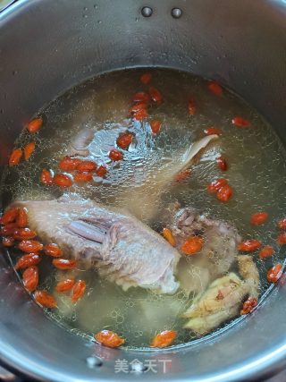 天麻煲老鸭的做法步骤：7