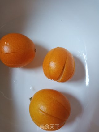 金枣百合雪梨汤的做法步骤：3