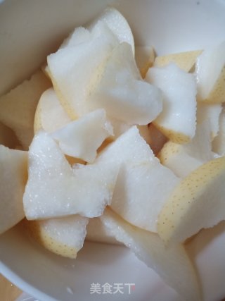 金枣百合雪梨汤的做法步骤：4