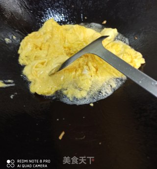 彩椒炒蛋的做法步骤：2