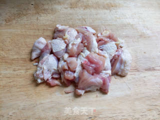 鲜菇焖鸡块的做法步骤：1