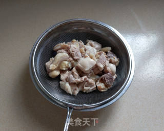 鲜菇焖鸡块的做法步骤：4