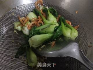 油菜炒虾皮的做法步骤：5