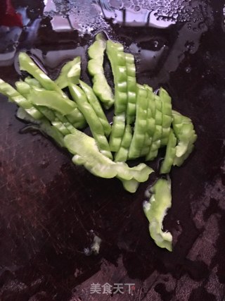 苦瓜雪梨汁的做法步骤：1
