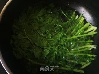 白萝卜缨炖南豆腐的做法步骤：3