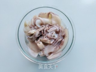 萝卜鱿鱼烧粉丝的做法步骤：2