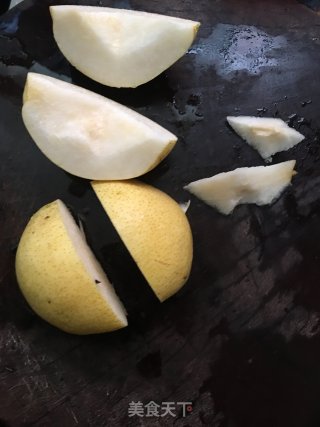 雪梨银耳当归炖龙骨的做法步骤：3