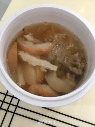 雪梨银耳当归炖龙骨的做法步骤：7