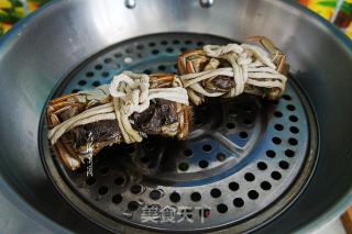 葱姜炒大闸蟹的做法步骤：2