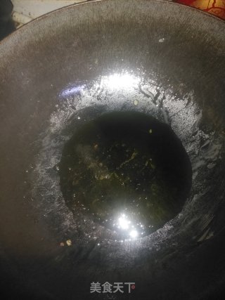 木耳炒鸡蛋的做法步骤：2