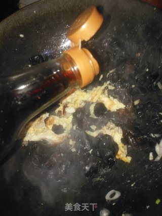 木耳炒鸡蛋的做法步骤：6