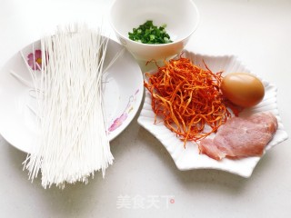 虫草花肉丝面的做法步骤：1