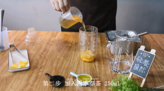 四季畅饮︱凤梨四季的做法步骤：2