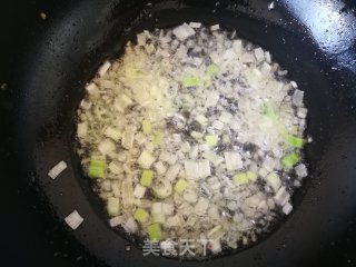 萝卜缨香菇粉条包的做法步骤：15