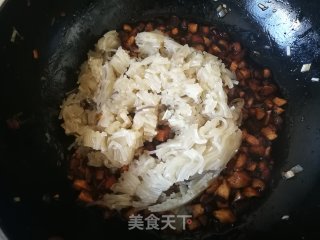 萝卜缨香菇粉条包的做法步骤：19