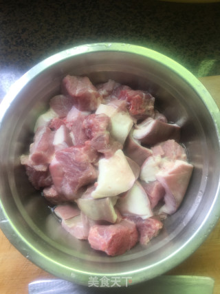 咖喱牛腩的做法步骤：2