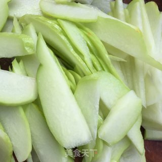 佛手瓜炒虾仁的做法步骤：2