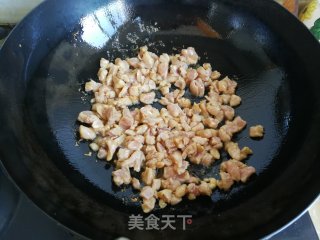 核桃鸡丁的做法步骤：5