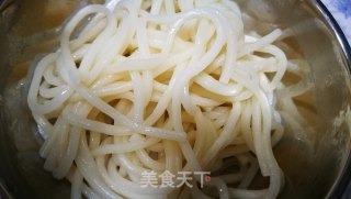 暖身砂锅面的做法步骤：2